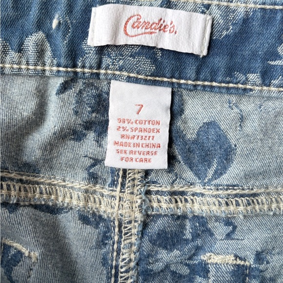 NWT Candies Woman’s 7 White Floral Blue Denim Shorts With Rhinestone Button - Picture 4 of 6